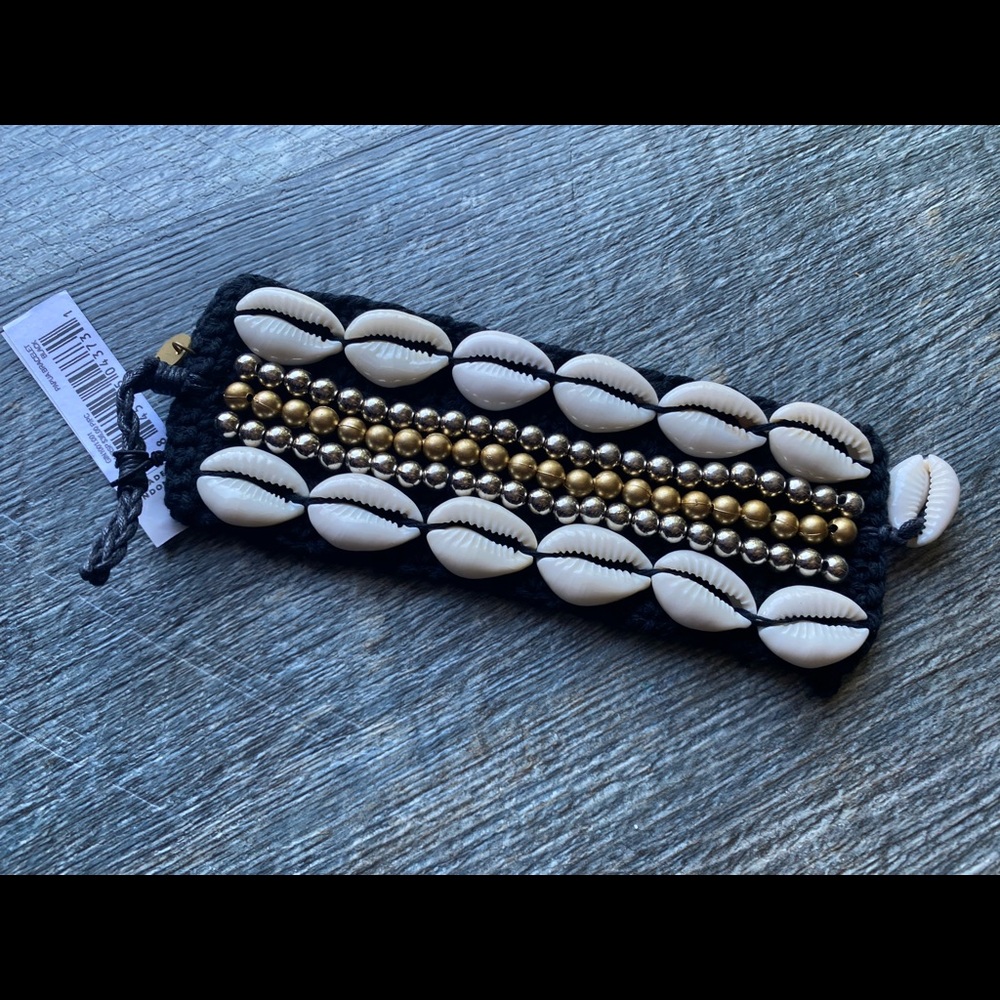 NWT Anthropologie Cocobelle Papua Shell Beaded Woven Bracelet Woman’s Black - Picture 1 of 9
